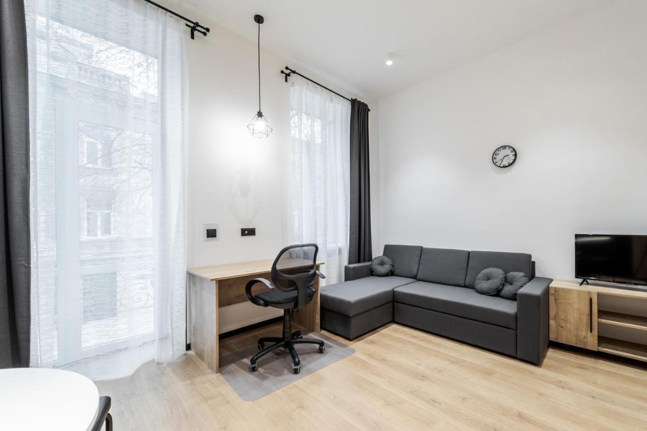 Apartment Modern In The Old